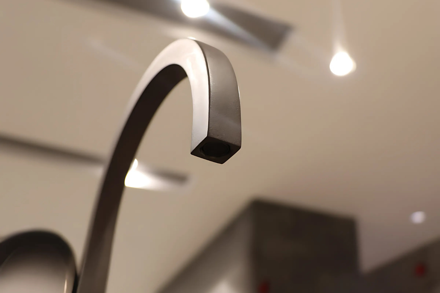 dau-voi voi-kieu dang-vuong-van-hien-dai- phu-hop-nhieu-khong-gian-bep