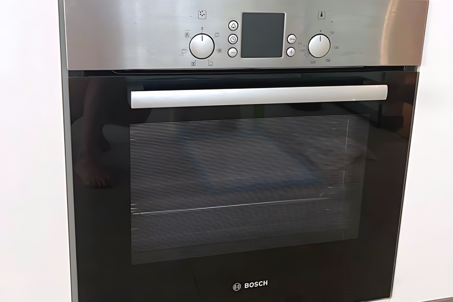 Lò nướng Bosch HBN559E1M thuộc dòng Series 2 tiêu chuẩn