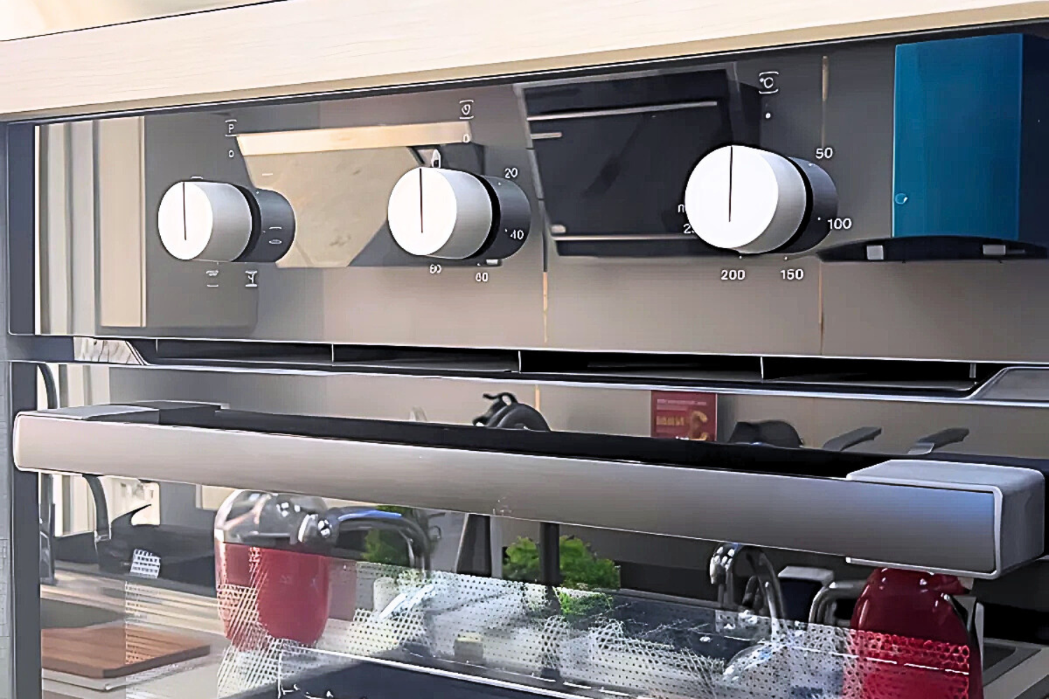 Lò nướng Malloca MOV-726MC được trang bị hệ thống điều khiển cơ học, thân thiện và dễ dàng thao tác