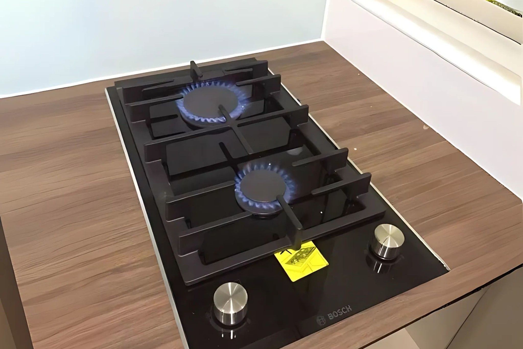 Bếp gas 2 vùng nấu Bosch PRB326B70E là lựa chọn lý tưởng cho những không gian bếp nhỏ