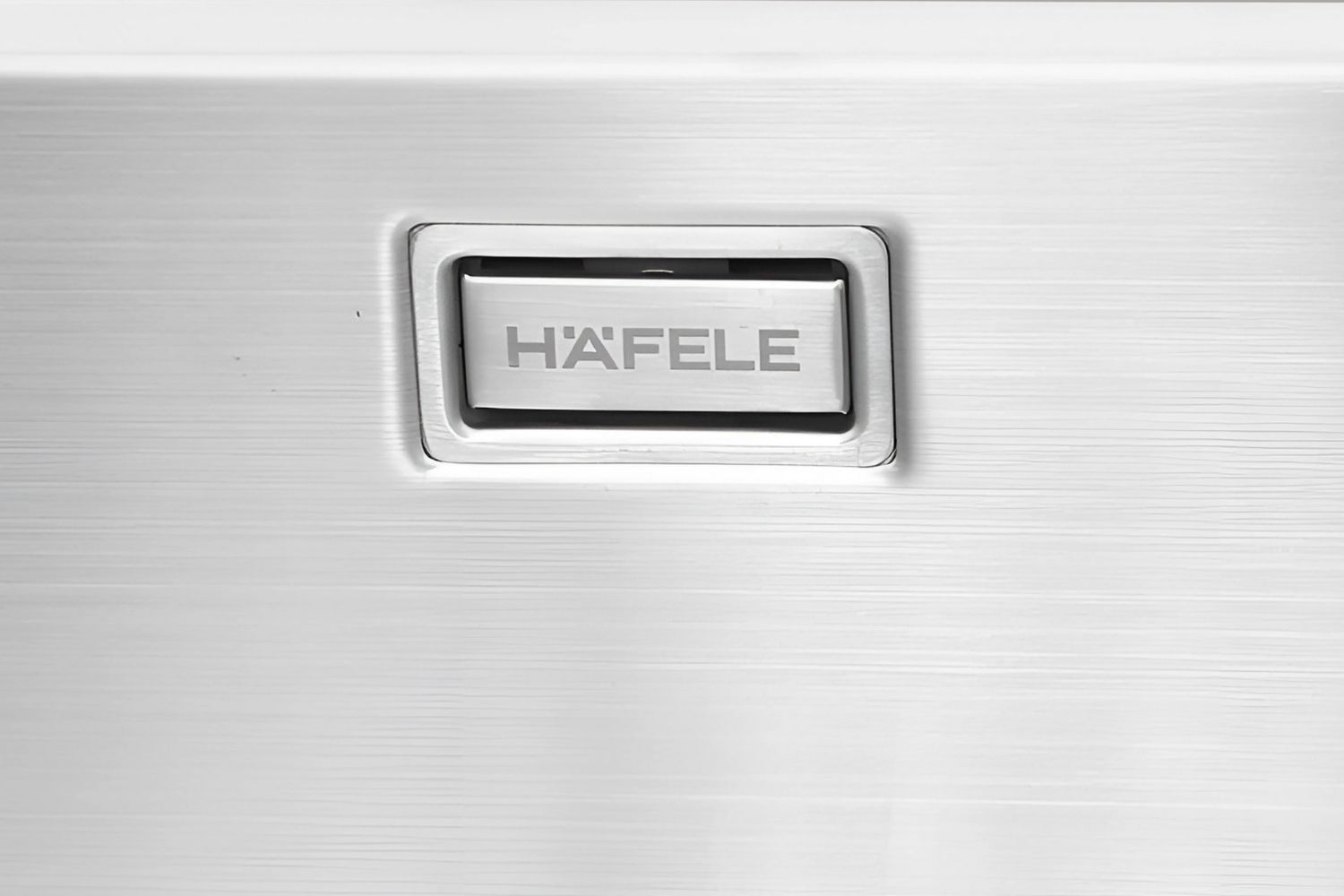 Hafele HS21-SSD1S60 567.94.010 trang bị lỗ thoát tràn ngay trong lòng chậu