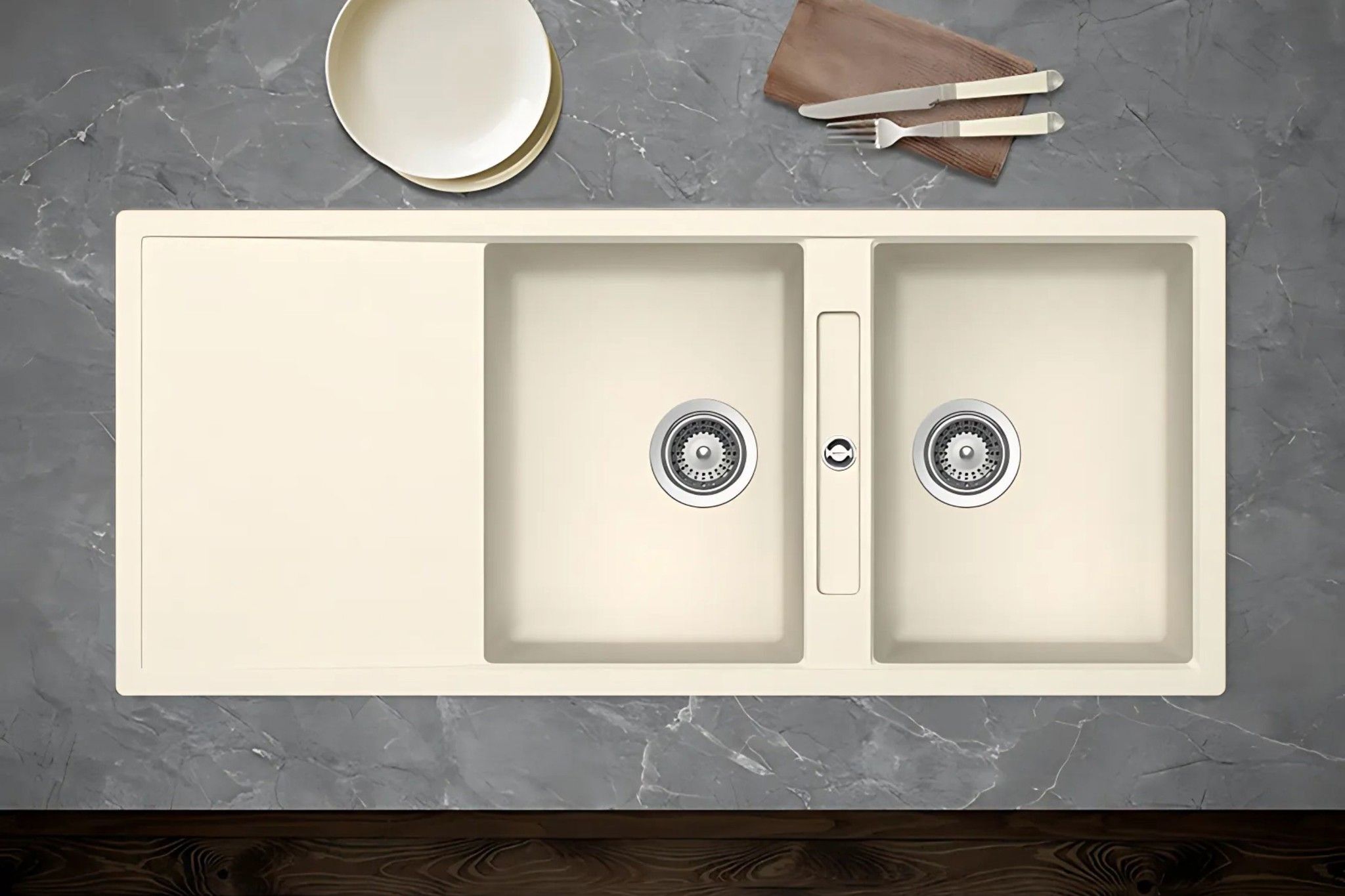 Thiết kế 2 hố rửa rộng rãi tích hợp bàn chờ hiện đại