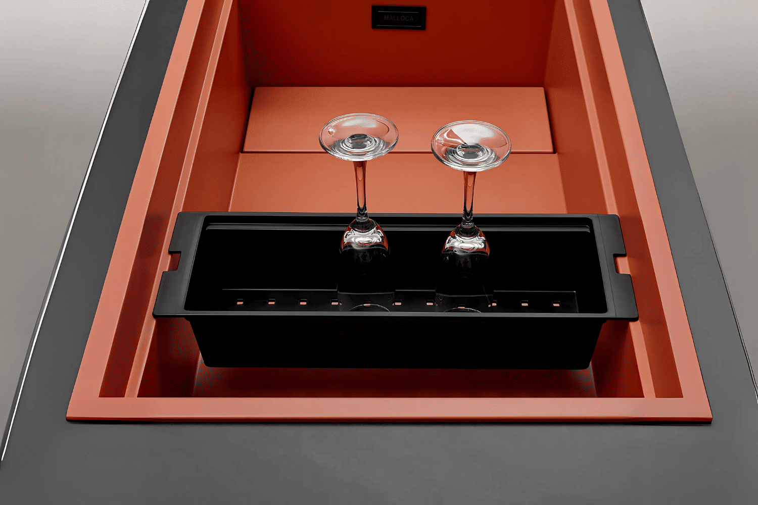 Phụ kiện đi kèm tiện lợi của chậu đá màu cá hồi Malloca MYST K83S - MYST K83L