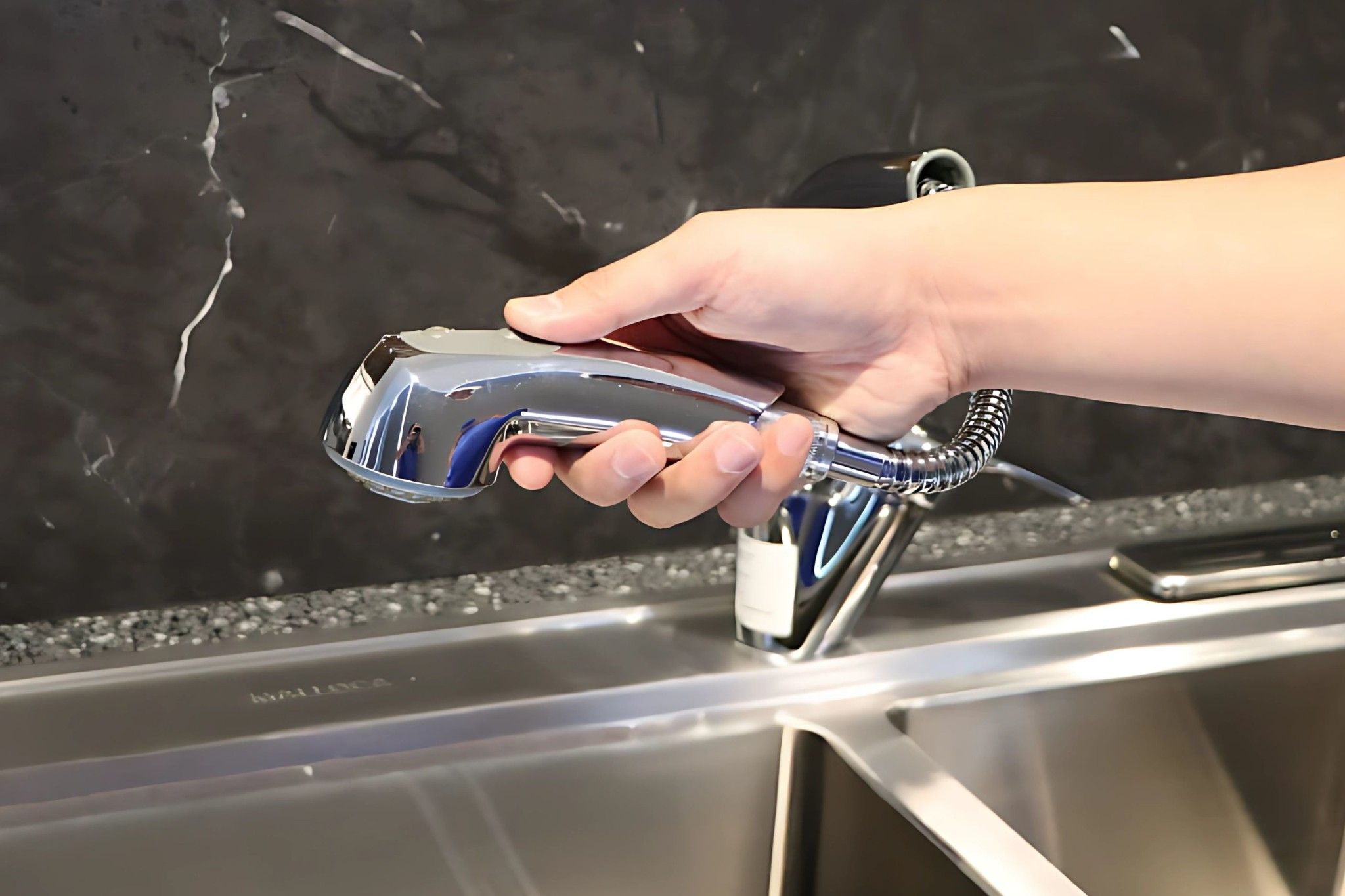 Hệ thống cấp nước nóng lạnh bên trong – Đáp ứng linh hoạt mọi tình huống