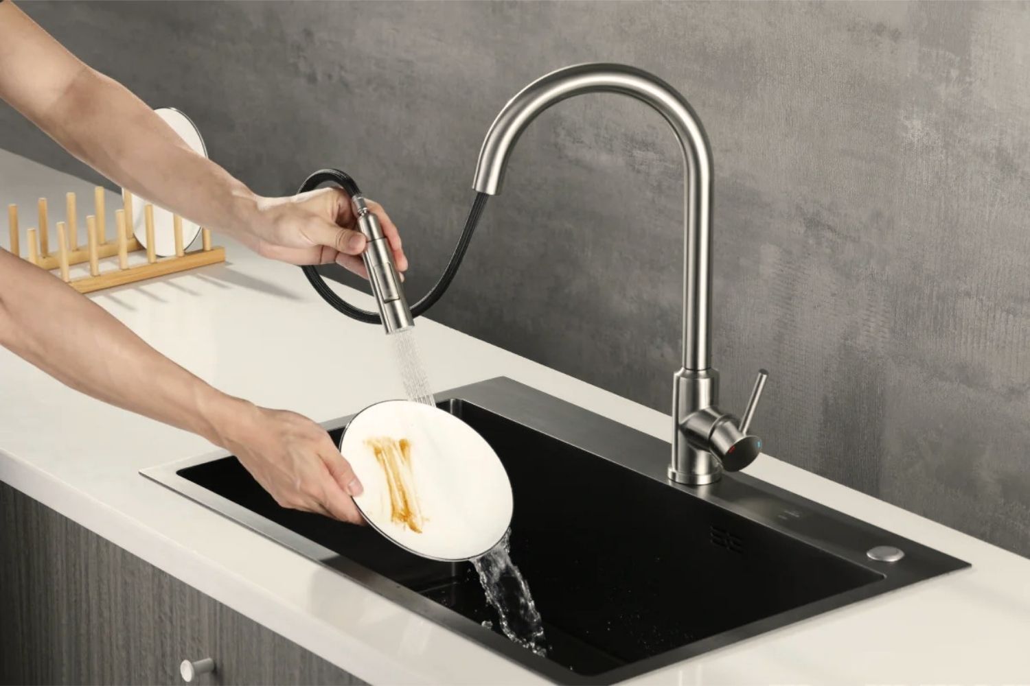 Vòi rửa chén Hafele 570.58.631 thiết kế đầu vòi dây rút có thể kéo dài linh hoạt