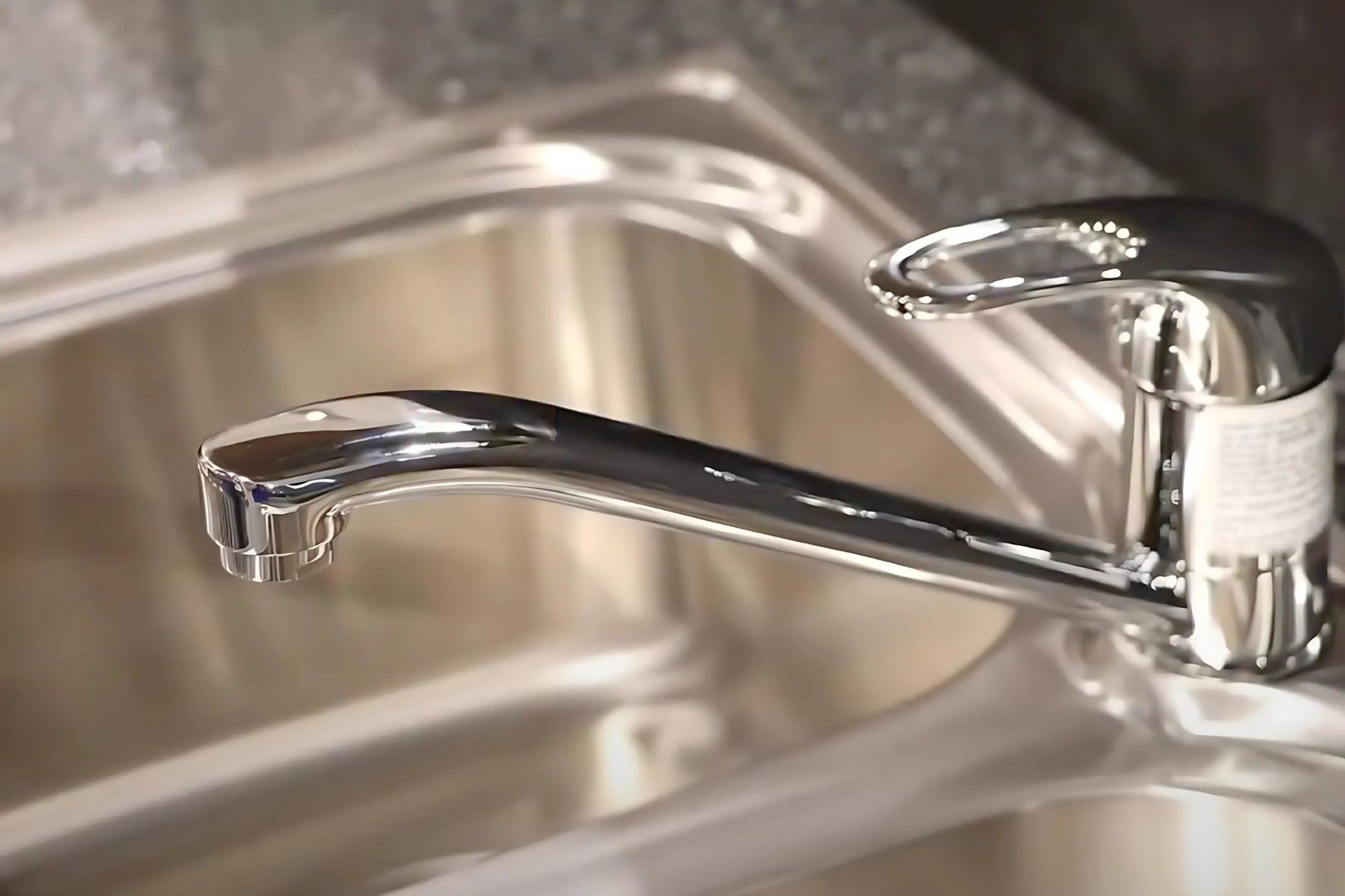 Vòi rửa bát Malloca K120N thiết kế dáng thẳng cao hiện đại