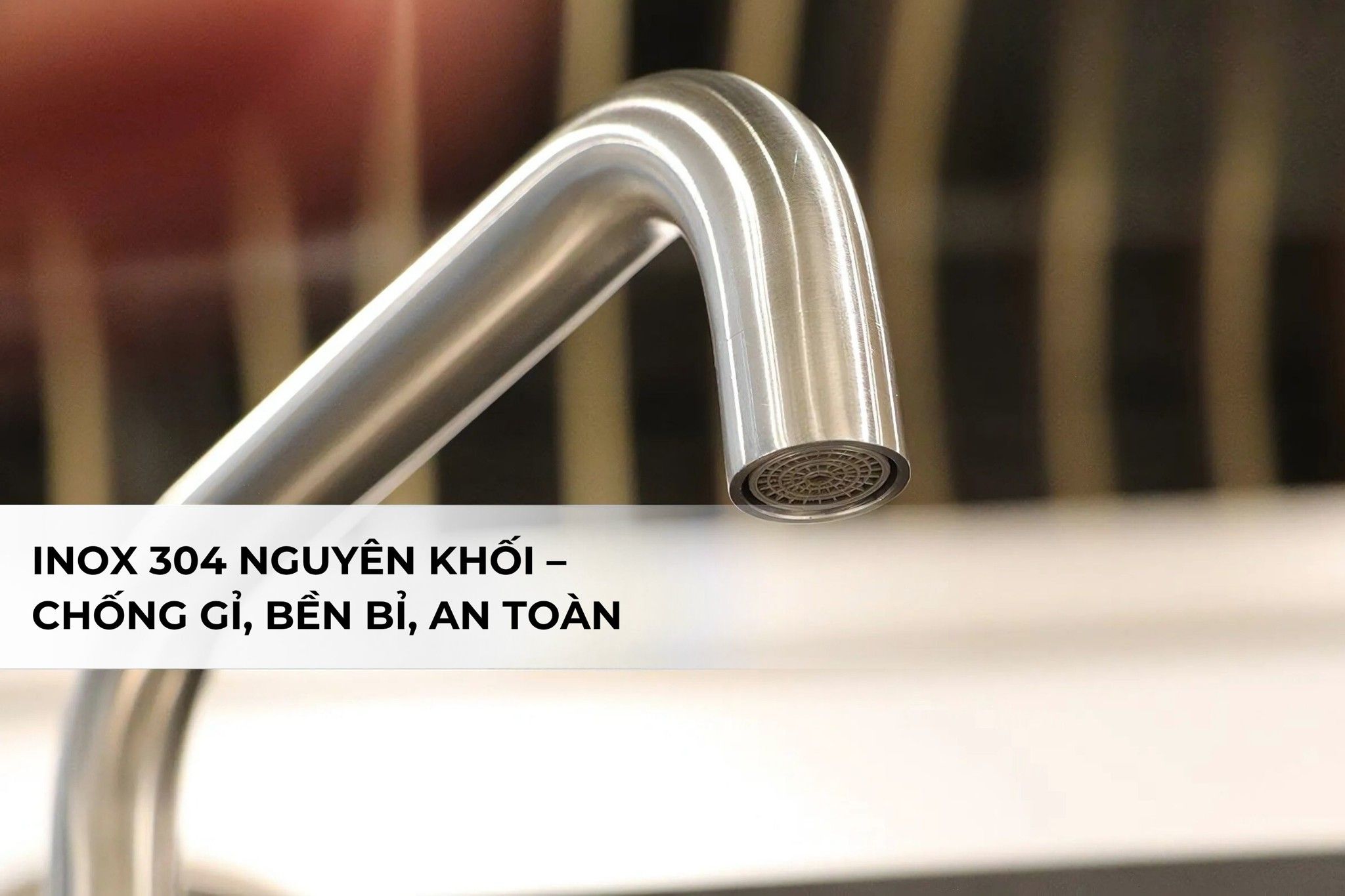 Vòi rửa chén Malloca K559-SN làm từ chất liệu inox cao cấp, nguyên khối