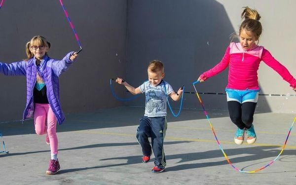 Trẻ ở độ tuổi dậy thì nhảy dây giúp tăng chiều cao nhanh chóng