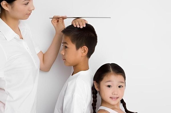 Di truyền là một yếu tố quyết định tăng chiều cao