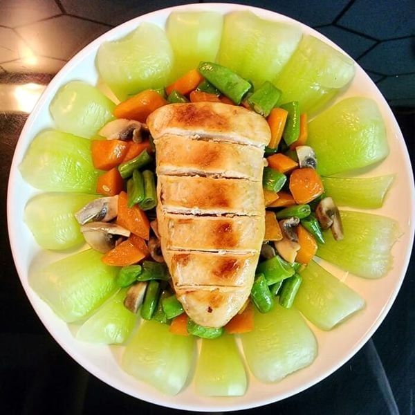 Thực đơn giảm cân cho nam ngày 6: Yến mạch, gạo lứt, ức gà nướng