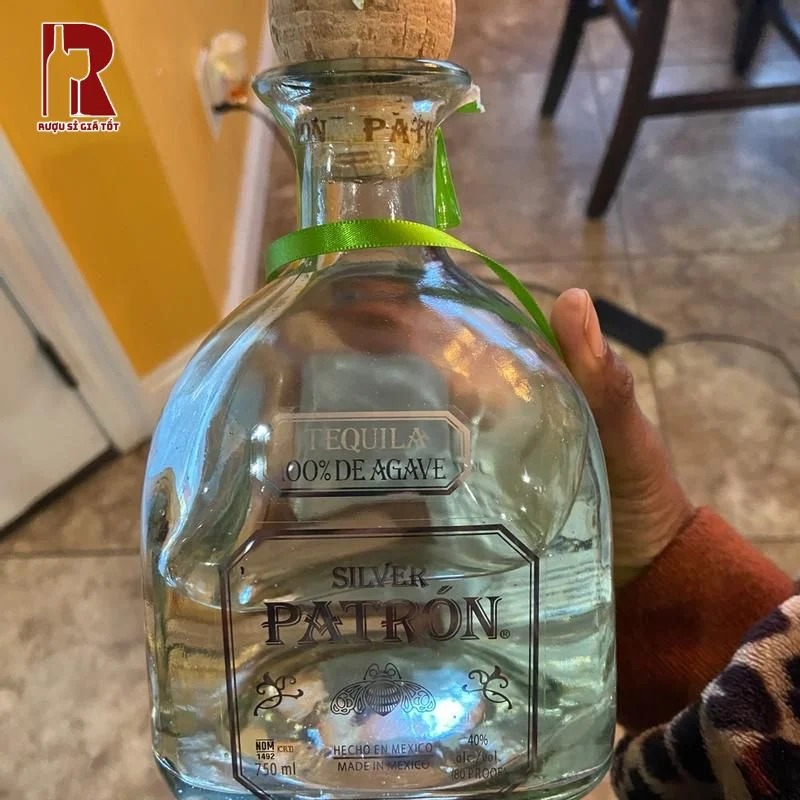 Patron Silver Tequila mang đến vị trái cây tươi mát cùng cảm giác tinh khiết, sảng khoái