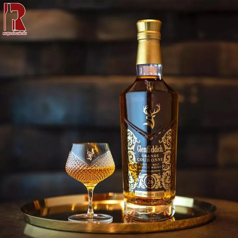Glenfiddich 26 Grande Couronne bật lên như một biểu tượng của sự xa hoa và tinh tế