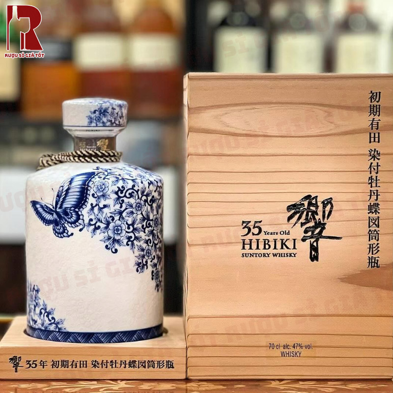 Giá rượu Hibiki 35 Năm Arita Takumi Ceramic Edition bao nhiêu?