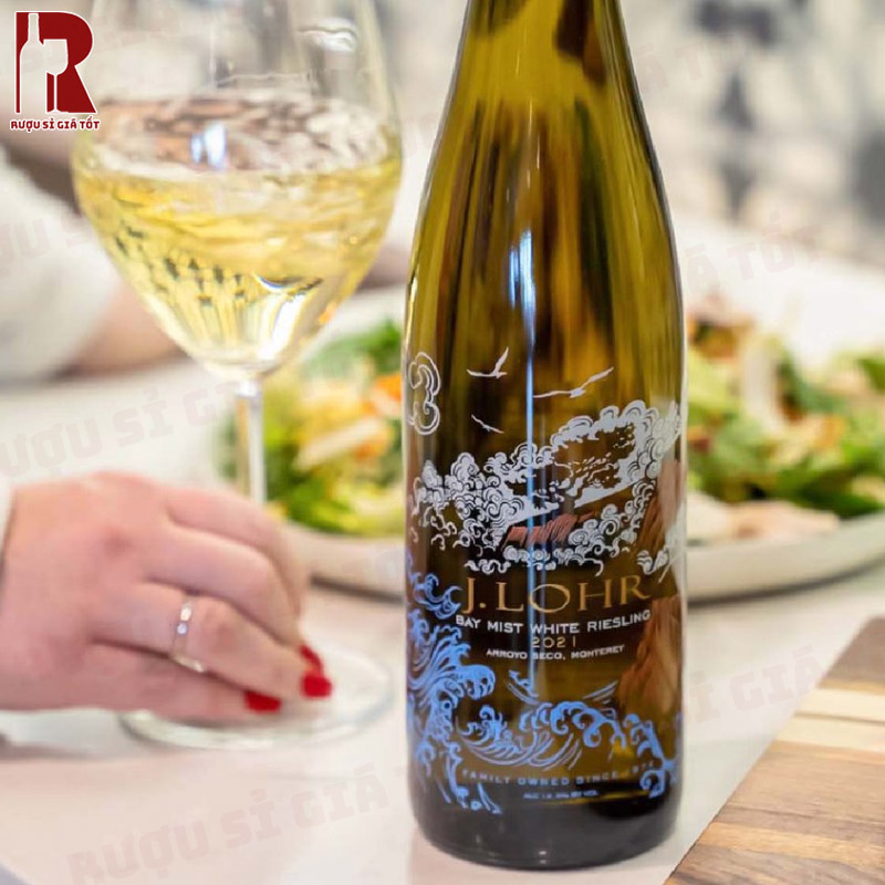 Vang J.Lohr Bay Mist White Riesling tươi mới và nhẹ nhàng