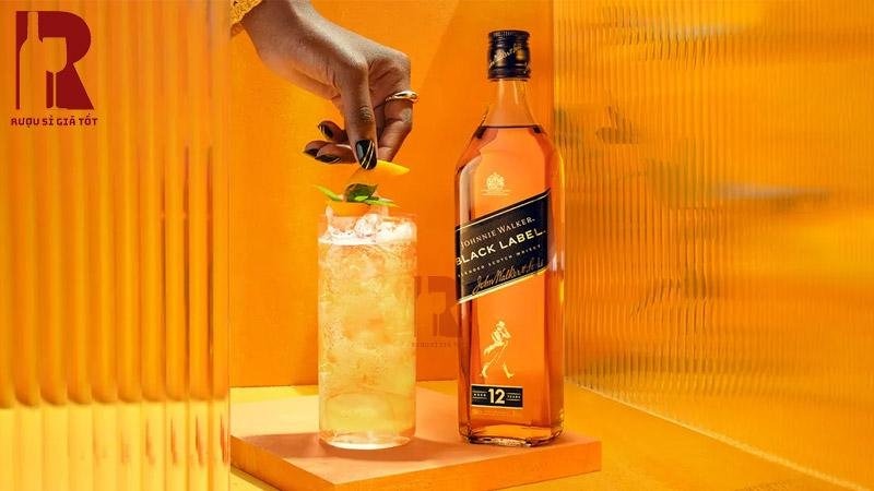 Rượu Johnnie Walker giá bao nhiêu?