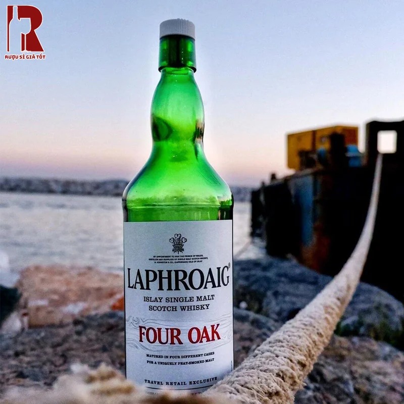 Laphroaig Four Oak được ủ trong các thùng gỗ khác nhau, đem đến hương vị phức tạp và phong phú