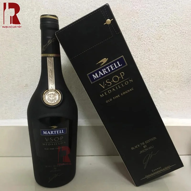 Martell VSOP Black Tie Edition có diện mạo hiện đại, độc đáo và lịch lãm