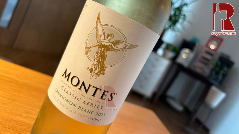 Montes Classic Series Sauvignon Blanc dễ uống, phù hợp cho nhiều bữa tiệc nhẹ nhàng