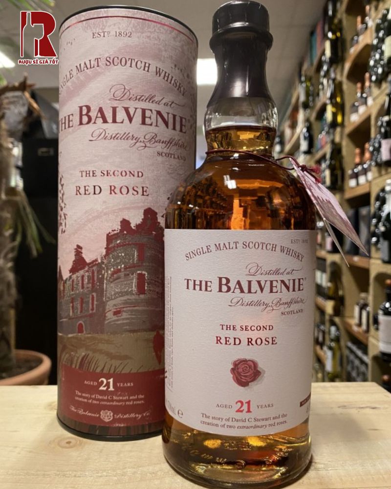 Balvenie 21 The Second Red Rose mang đến các tầng hương thơm vừa phong phú vừa phức tạp, đậm hương hoa hồng