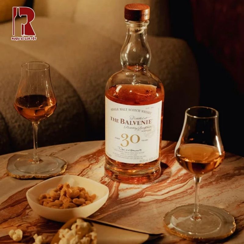 Thời gian ủ rượu lâu khiến cho chai Balvenie 30 năm trở nên vô cùng quý hiếm, đẳng cấp và sang trọng