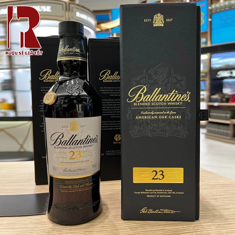 Rượu Ballantine's 23 năm nổi bật với thiết kế sang trọng