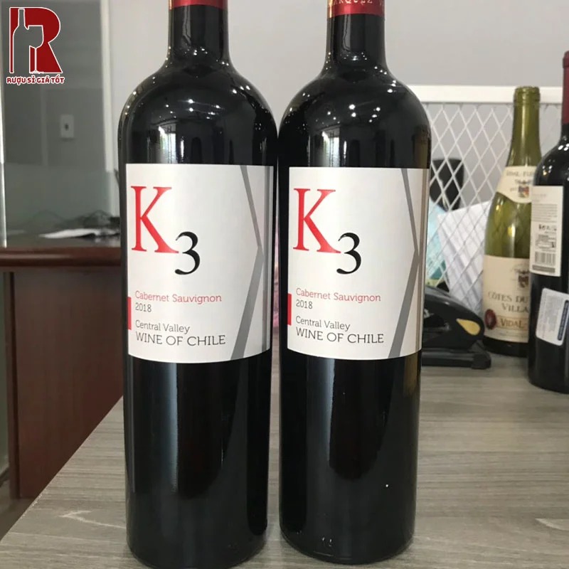 Rượu Vang Chile Đỏ K3 có vị nhẹ nhàng nhưng cũng không kém phần đậm đà