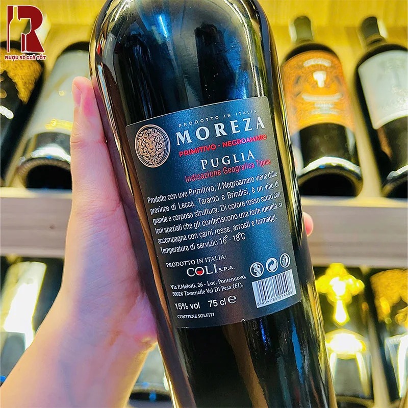 Rượu Vang Ý Đỏ Moreza có thiết kế sang trọng nền đen huyền bí