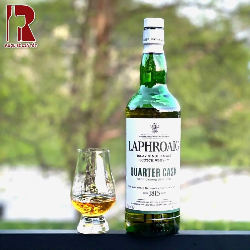 Mua rượu whisky Laphroaig nhập khẩu chính hãng