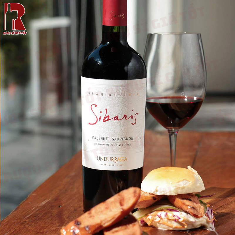 Rượu Sibaris Cabernet Sauvignon mịn màng cùng mùi hương mứt trái cây