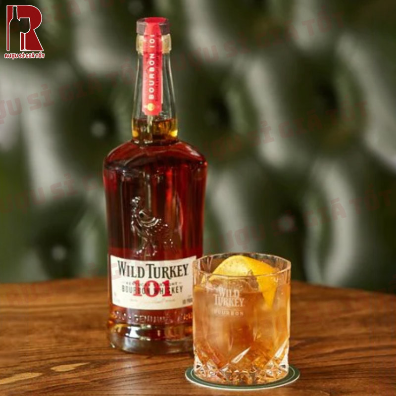 Đánh giá hương vị và cách thưởng thức rượu Wild Turkey Bourbon 101