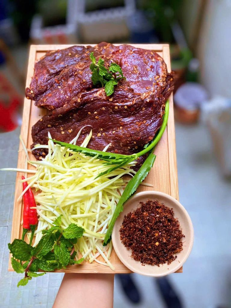 Bò 1 Nắng Muối Kiến Vàng