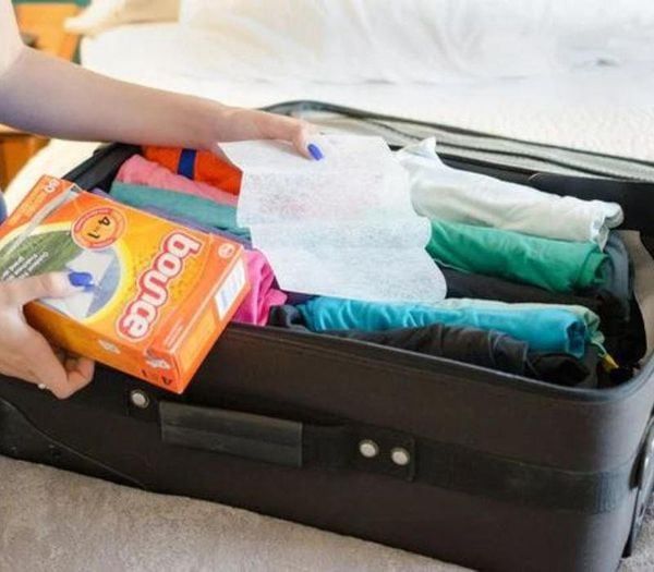 cách khử mùi vali