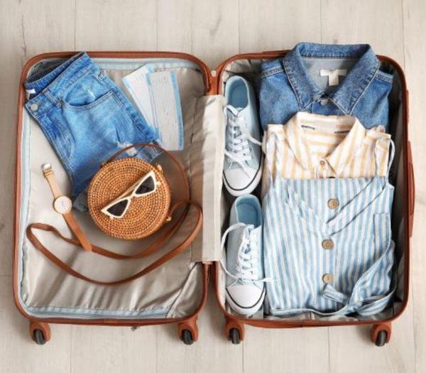 cách khử mùi vali