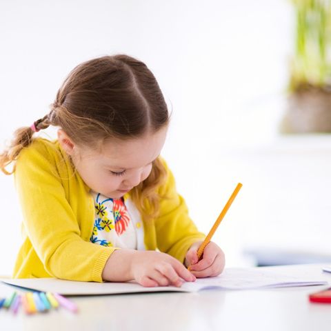 [Góc Giải Đáp] Có Nên Cho Trẻ Tập Viết Sớm?  Bé Tập Viết Khi Nào?