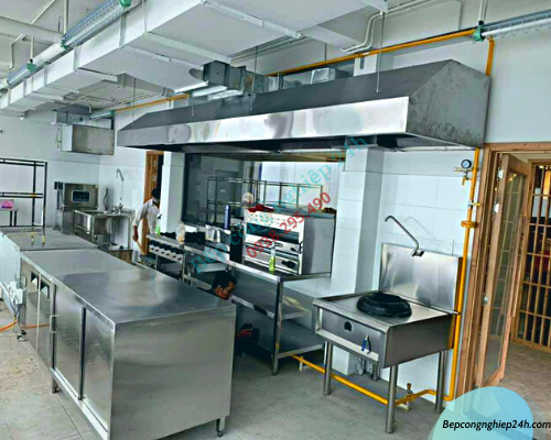 Ứng dụng của hệ thống bếp công nghiệp inox trong thương mại