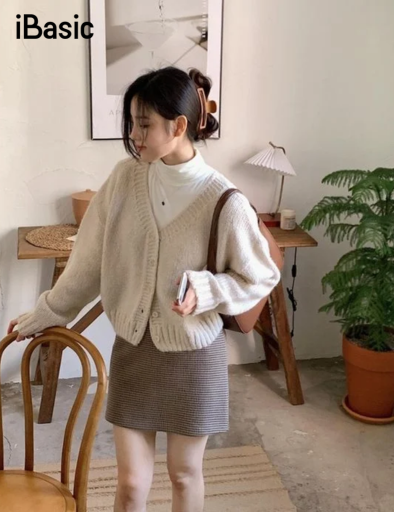 Gợi Ý Các Kiểu Phối Đồ Với Áo Cardigan Đơn Giản Nhưng Cực Hút