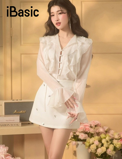 Mẫu Áo Sơ Mi Nữ Cách Điệu Phong Cách Và Sang Trọng