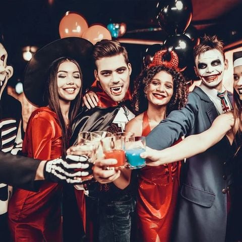 TRANG PHỤC HÓA TRANG HALLOWEEN 2025: GỢI Ý TRANG PHỤC ĐỘC ĐÁO CHO NGƯỜI LỚN VÀ BÉ