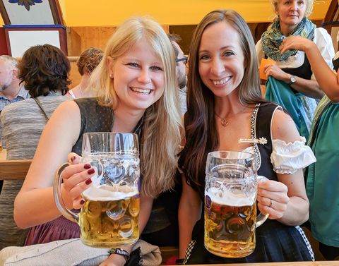 Lễ Hội Oktoberfest Tại Việt Nam: Trải Nghiệm Văn Hóa Đức Đậm Đà Ngay Giữa Lòng Việt Nam