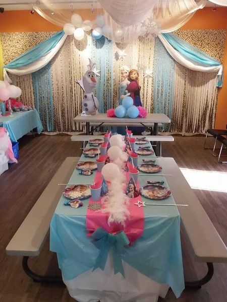 Bàn tiệc sinh nhật chủ đề Elsa