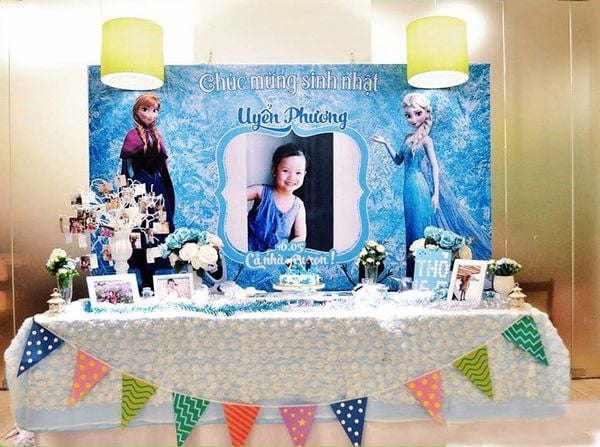 Mẫu backdrop sinh nhật cho bé