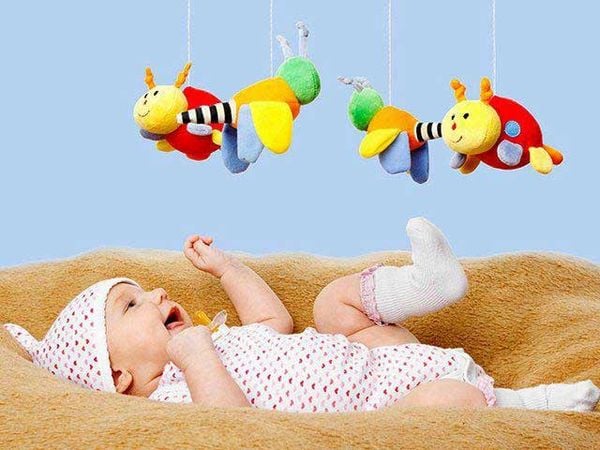Có nên mua đồ chơi cho trẻ