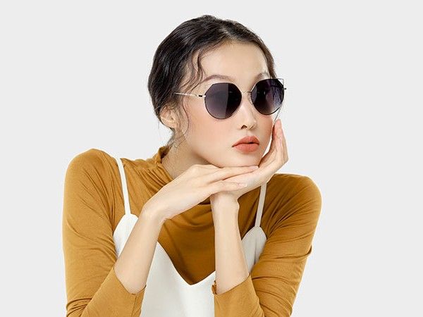 Gợi ý 4 kiểu mắt kính nữ sang chảnh cho mùa hè