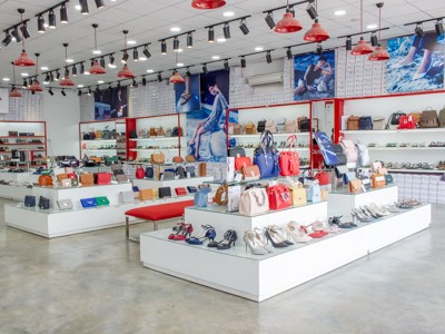 hệ thống 81 cửa hàng