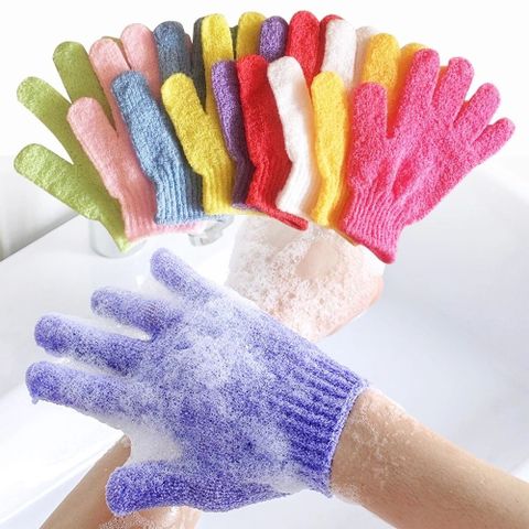 Găng Tay Tẩy Tế Bào Chết Có Thật Sự Cần Thiết Không?