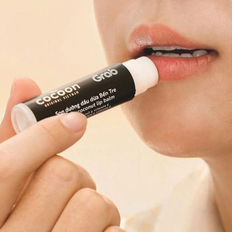 Có Nên Sử Dụng Son Dưỡng Môi Dầu Dừa Của Cocoon