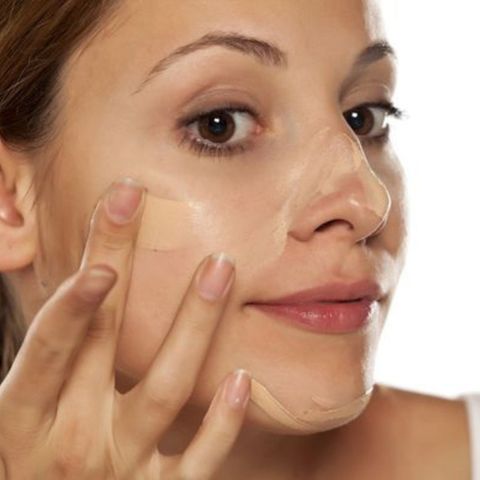 Da Dầu Mụn Nên Sử Dụng Kem Nền Lâu Trôi Của Thương Hiệu Nào?