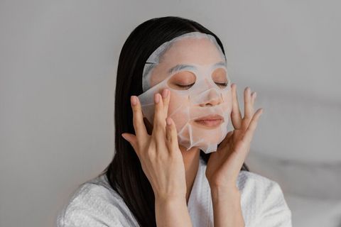 Review Tất Tần Tật: Mặt Nạ 3W Clinic Essential Up Có Tốt Như Lời Đồn?