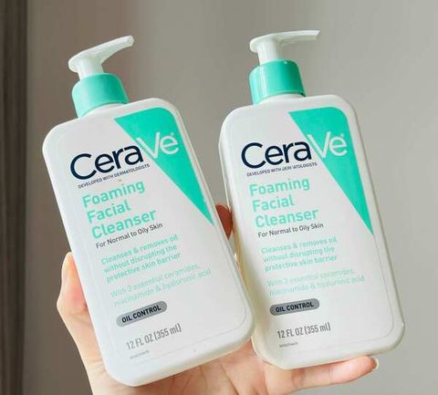 Review Sữa Rửa Mặt Cerave Cho Da Dầu Mụn Được Chị Em Tìm Mua