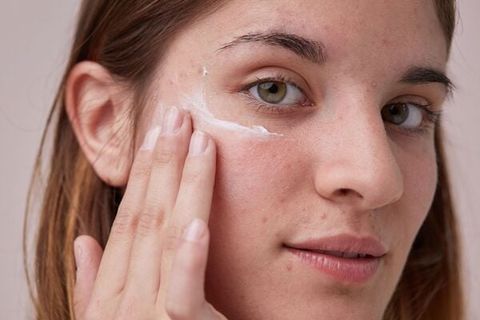 Top 05 Kem Trị Mụn Thâm Được Các Bác Sĩ Da Liễu Khuyên Dùng